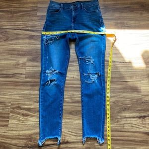 Woman’s distressed Lucky Brand Jeans, size 28.
